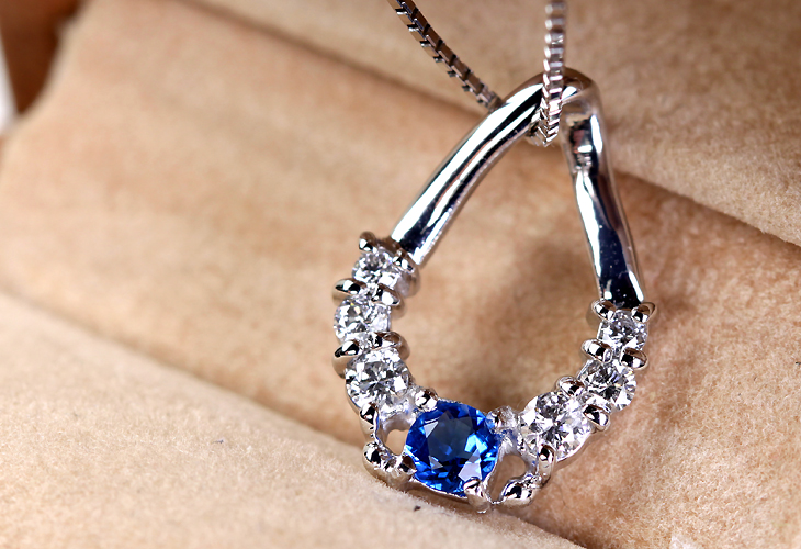 ジュエリー通販ジュエルプラネット【日替り大特価】K18　Total0.5ct　プリンセスカットダイヤモンドリング【10月8日20時販売開始】