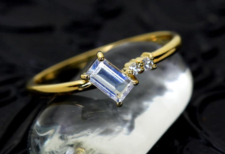 ジュエリー通販ジュエルプラネット【日替り大特価】K18　Total0.5ct　プリンセスカットダイヤモンドリング【10月8日20時販売開始】