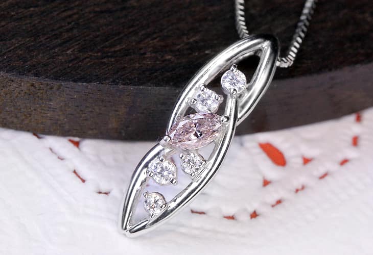 【日替り大特価】PT900 0.68ct Heart&Cupid ダヤモンドネックレス