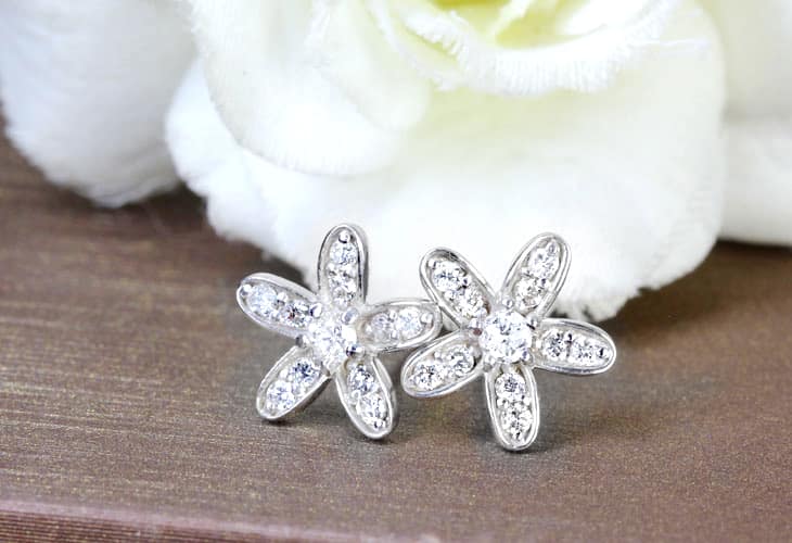 ジュエリー通販ジュエルプラネット【日替り大特価】K18　Total0.5ct　プリンセスカットダイヤモンドリング【10月8日20時販売開始】