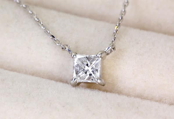 ジュエリー通販ジュエルプラネット【日替り大特価】K18　Total0.5ct　プリンセスカットダイヤモンドリング【10月8日20時販売開始】