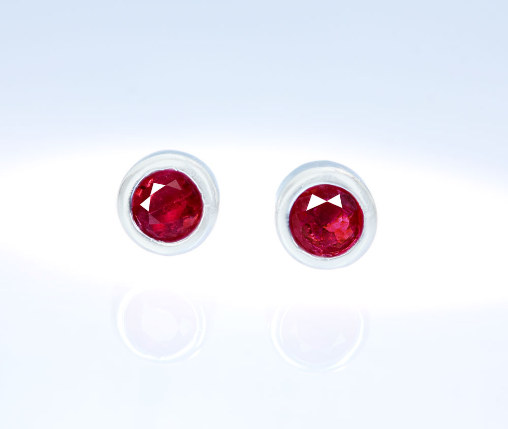 jewel planet 公式サイト / K18WG ルビー 0.15ct/0.15ct スタッド 