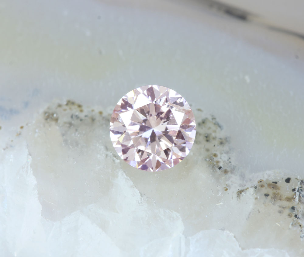 0.06 ct FANCY PINK 天然 ダイヤモンドマーキス