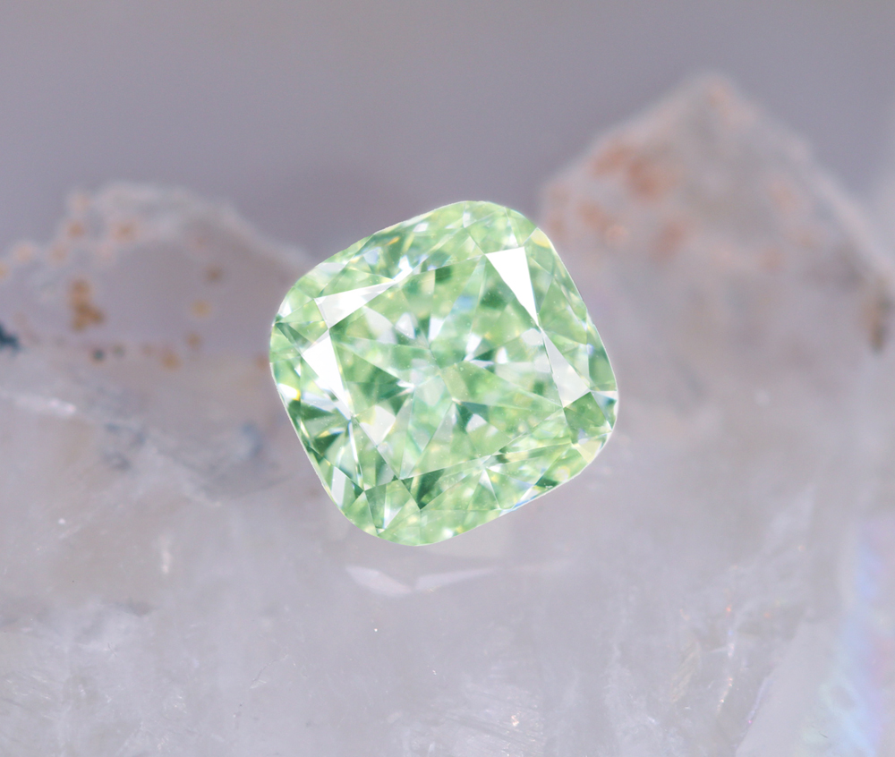 FANCY YELLOW GREEN 0.306ct OV/RT2078/CGL