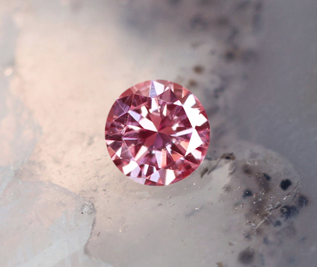 FANCY PINK 0.047ct RD/RT2107/CGL