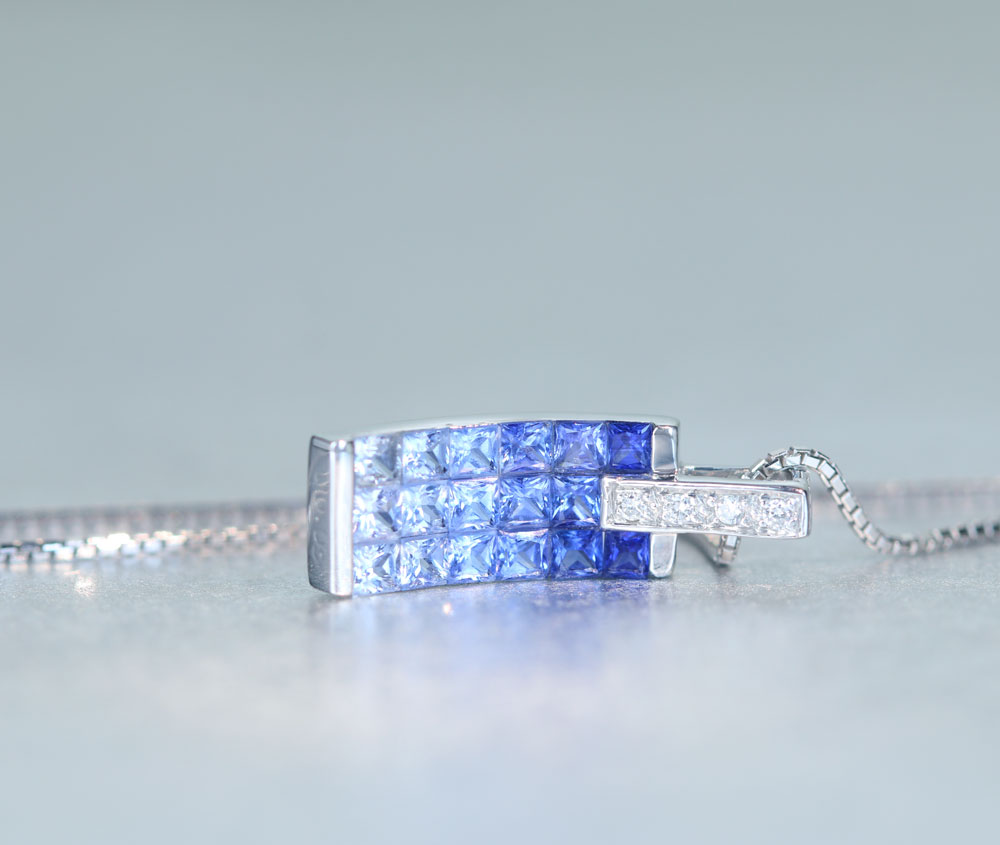 K18WG 1.05ct カラーダイヤネックレス トップ まっくろく 