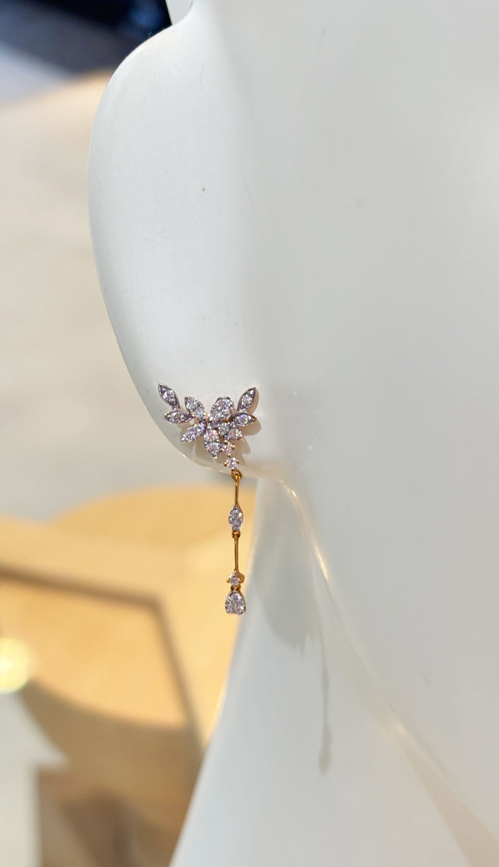 ダイヤモンド ピアス