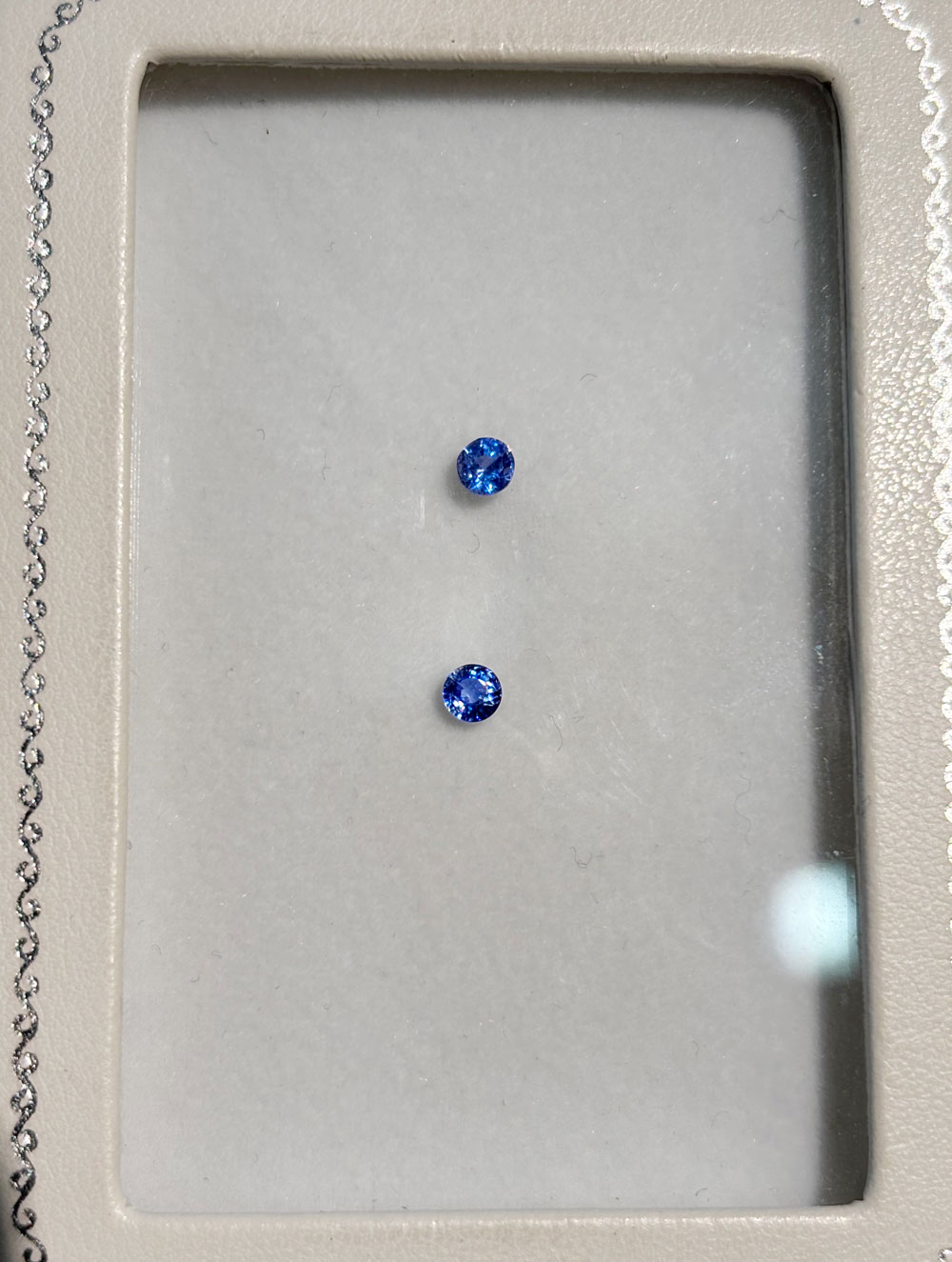 ベニトアイト ルース