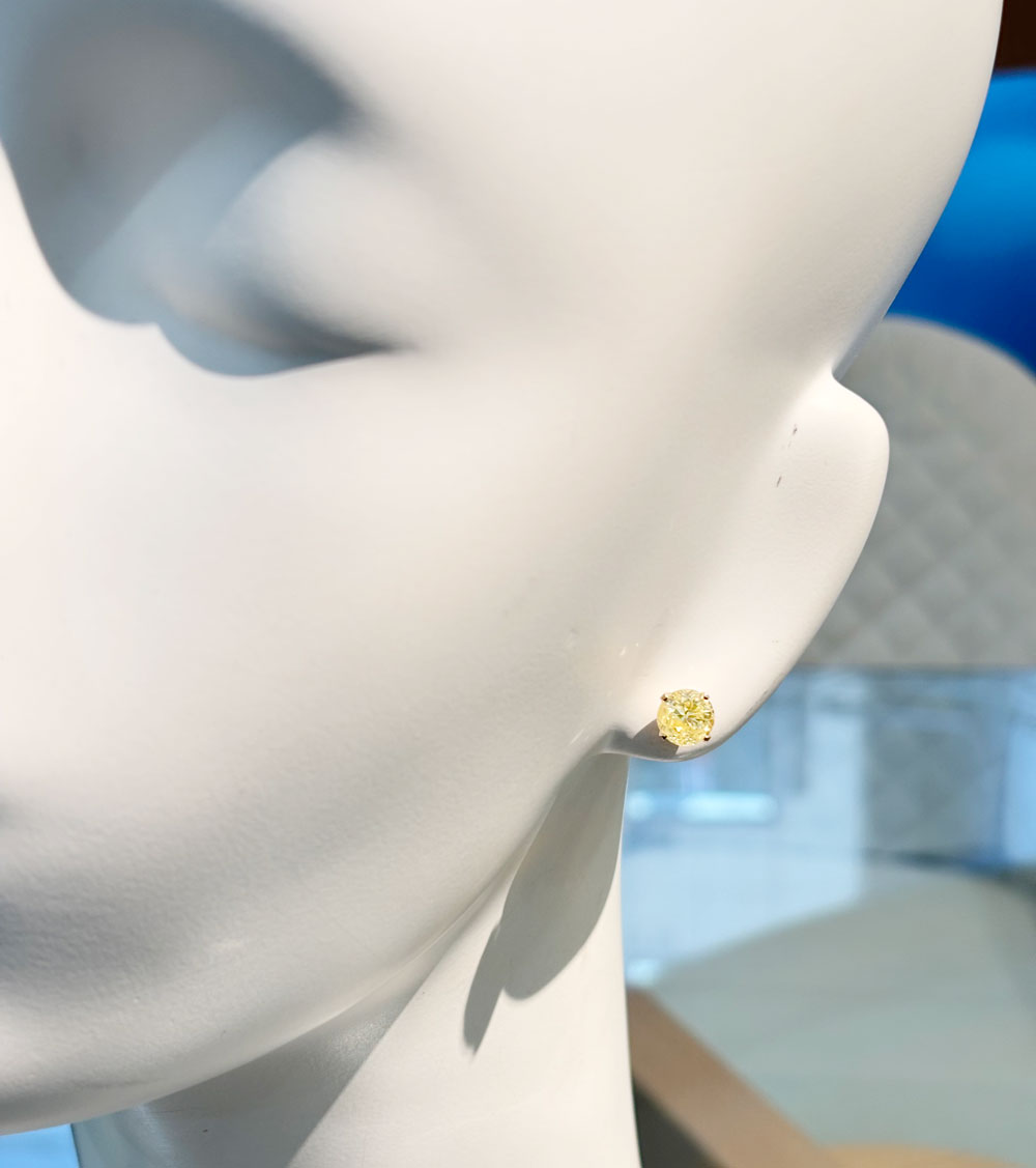 イエローダイヤモンド ピアス