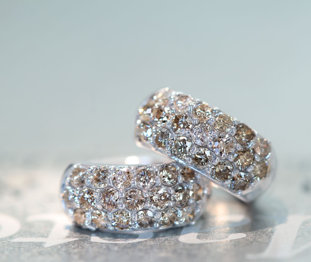 シャンパンダイヤモンド ピアス