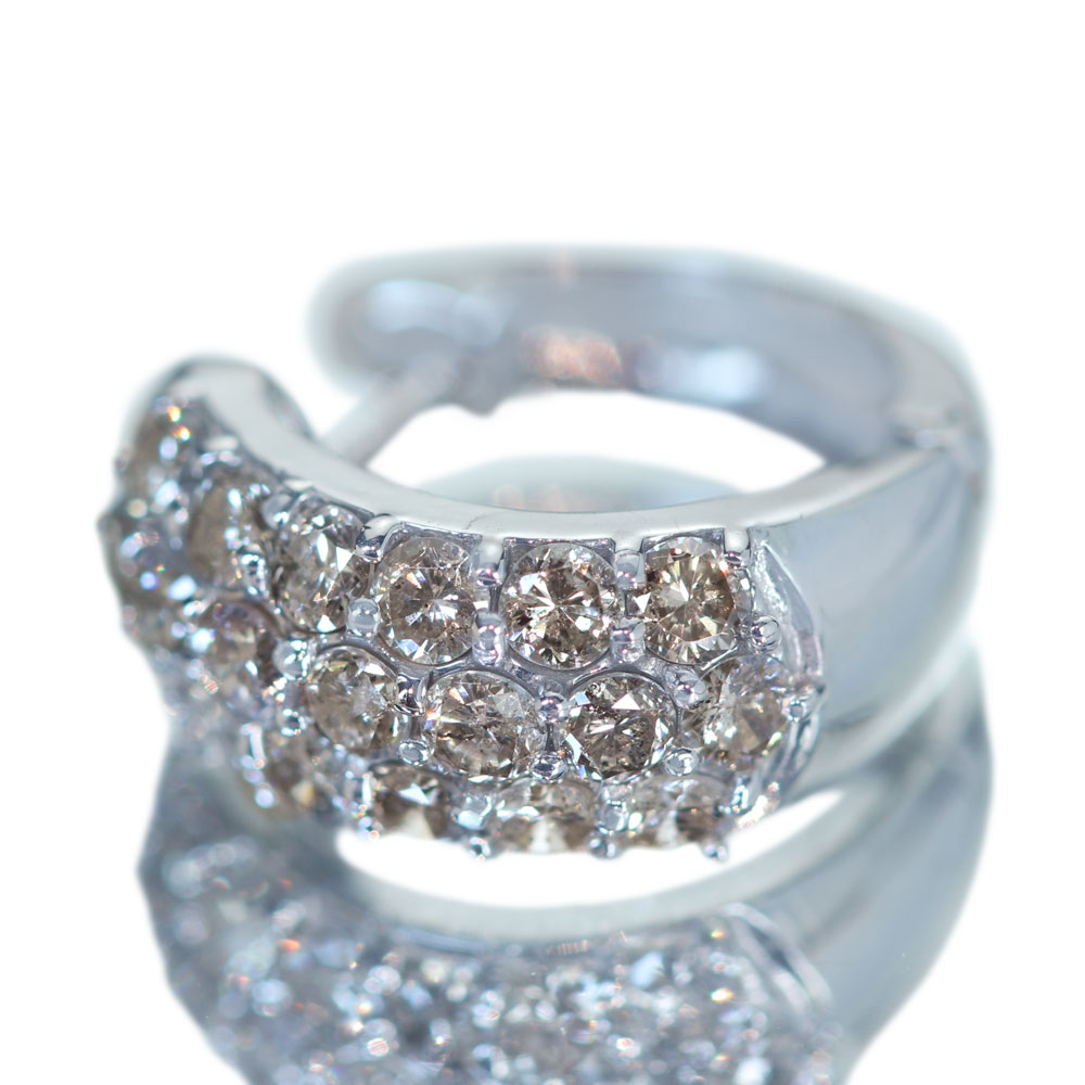 シャンパンダイヤモンド ピアス