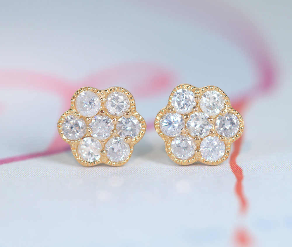 ダイヤモンド ピアス