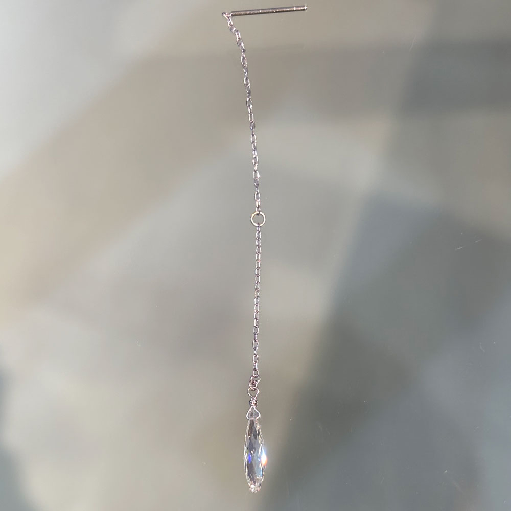 ダイヤモンド ピアス